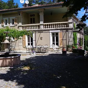 https://maison-forestiere.hotels-rhonealpes.com