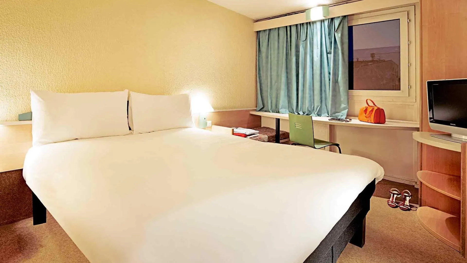 Ibis Lannion Hotel 3*,  France